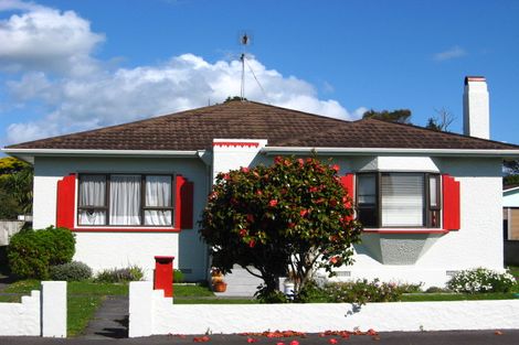 Photo of property in 16 Maratahu Street, Westown, New Plymouth, 4310