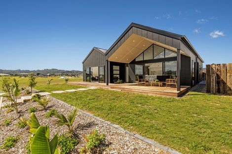 Photo of property in 9 Awatea Drive, Whitianga, 3510