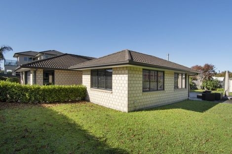 Photo of property in 36 Inverness Drive, Pyes Pa, Tauranga, 3112