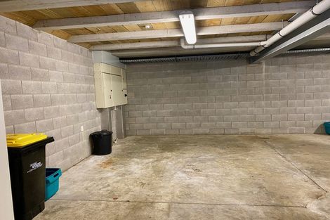 Photo of property in 50b Hawker Street, Mount Victoria, Wellington, 6011