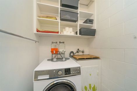 Photo of property in 12 Westmere Place, Takaro, Palmerston North, 4412