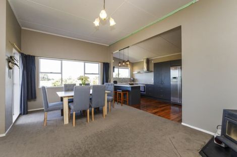 Photo of property in 16 King Street, Halcombe, Feilding, 4779