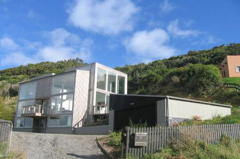 Photo of property in 107a Maungaraki Road, Korokoro, Lower Hutt, 5012