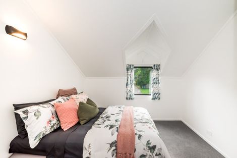 Photo of property in 10 Kakariki Grove, Waikanae, 5036