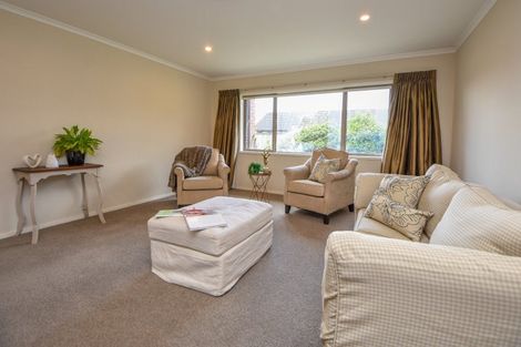 Photo of property in 17 Carrington Drive, Carterton, 5713