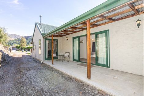 Photo of property in 24 Cornwall Street, Arrowtown, 9302