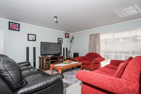 Photo of property in 41 Loughanure Place, Massey, Auckland, 0614