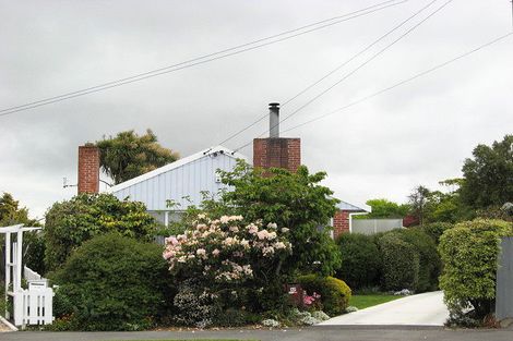 Photo of property in 17 Sandringham Place, Bryndwr, Christchurch, 8053