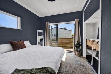 Photo of property in 18 Cumming Street, Okato, 4335