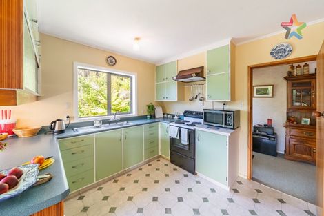 Photo of property in 1119 Coast Road, Wainuiomata Coast, Wainuiomata, 5373