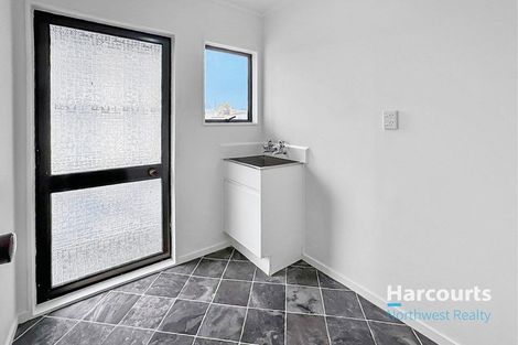 Photo of property in 1/729 Swanson Road, Swanson, Auckland, 0612