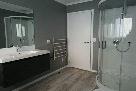 Photo of property in 32 Koru Loop, Paraparaumu, 5032