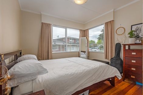 Photo of property in 27a Churchill Avenue, Hokowhitu, Palmerston North, 4410
