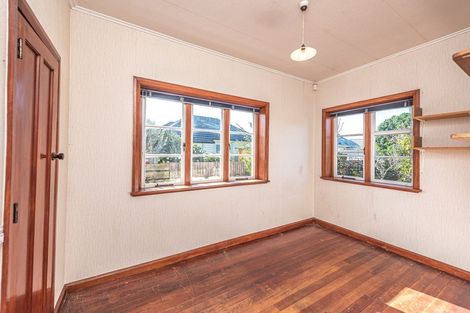Photo of property in 49 Selwyn Crescent, College Estate, Whanganui, 4500