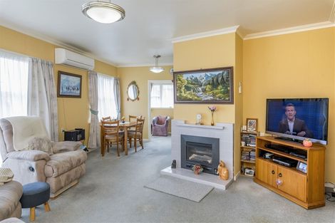 Photo of property in 591 Queen Street East, Levin, 5510