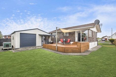 Photo of property in 34 Hadley Wood Drive, Wattle Downs, Auckland, 2103