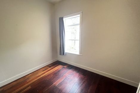 Photo of property in 92 Rolleston Street, Mount Cook, Wellington, 6021