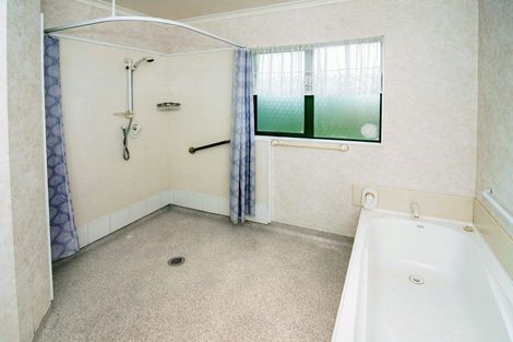 Photo of property in 228 High Street North, Carterton, 5713