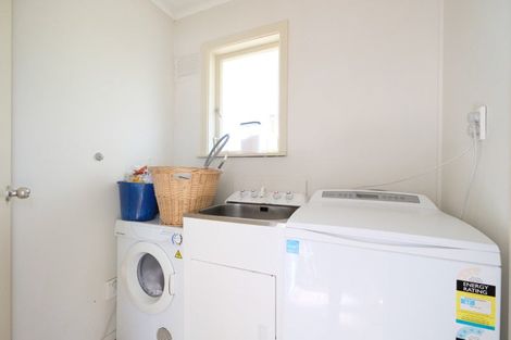 Photo of property in 12 Nield Road, Manurewa, Auckland, 2102