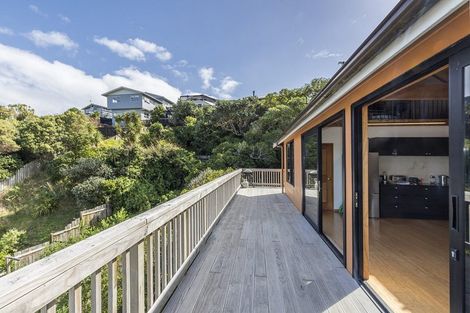 Photo of property in 13 Airlie Road, Plimmerton, Porirua, 5026