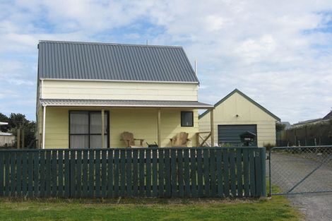 Photo of property in 3 Rangitane Grove, Waitarere Beach, Levin, 5510