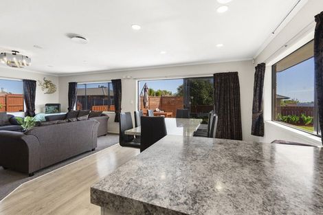 Photo of property in 5d James Drive, Bell Block, New Plymouth, 4312