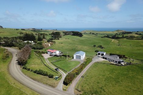 Photo of property in 106 Rehutai Road, Baylys Beach, Dargaville, 0377