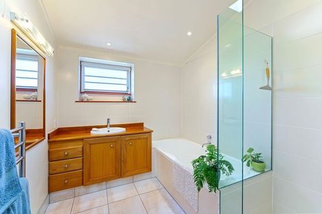Photo of property in 64b Te Moana Road, Waikanae Beach, Waikanae, 5036