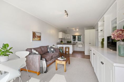 Photo of property in Kingsgate Flats, 10 Austin Street, Mount Victoria, Wellington, 6011