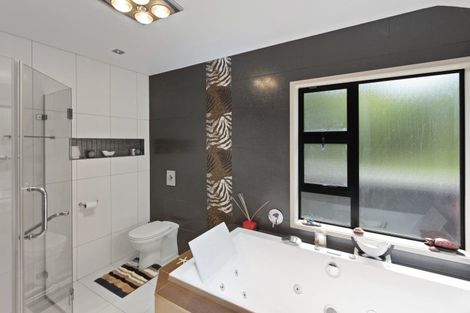 Photo of property in 36 Kawiu Road, Levin, 5510