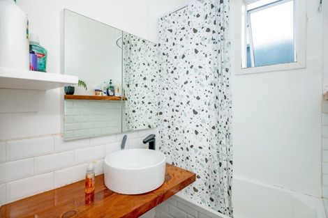 Photo of property in 16 Redmond Street, Elgin, Gisborne, 4010