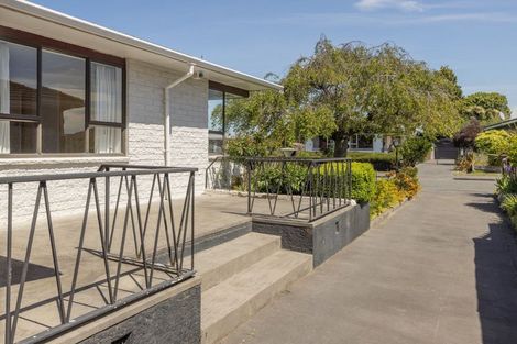 Photo of property in 12 Fairmont Place, Hornby, Christchurch, 8042