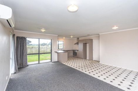 Photo of property in 17 Waitai Street, Castlecliff, Whanganui, 4501