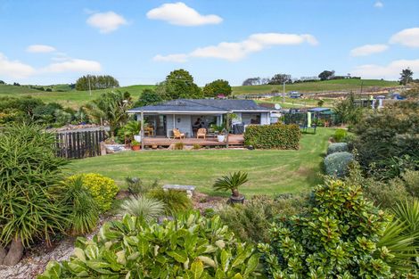 Photo of property in 252 Oneriri Road, Kaiwaka, 0573