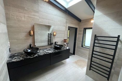 Photo of property in 20 Heathcote Road, Castor Bay, Auckland, 0620