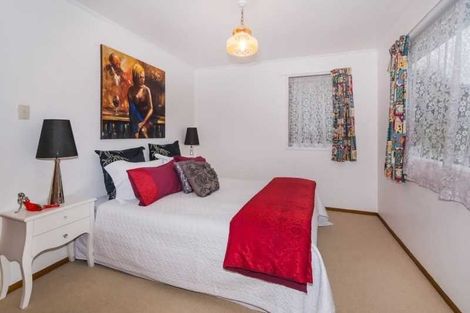 Photo of property in 76 Powrie Street, Glenfield, Auckland, 0629