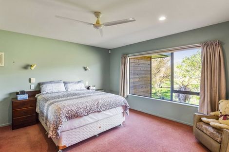 Photo of property in 84 Derham Road, Te Horo, Otaki, 5581