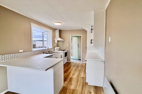 Photo of property in 76 California Drive, Totara Park, Upper Hutt, 5018