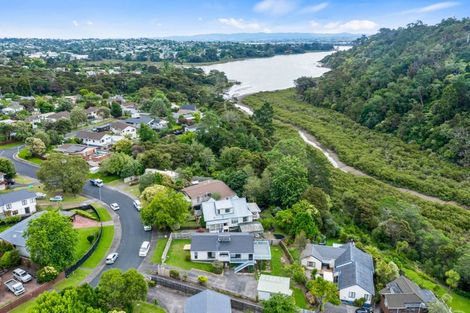 Photo of property in 44 Hale Crescent, Bayview, Auckland, 0629