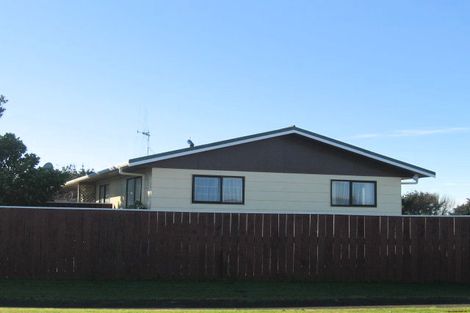 Photo of property in 55 Norfolk Crescent, Otaki Beach, Otaki, 5512