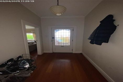 Photo of property in 7 Otahuri Crescent, Greenlane, Auckland, 1051