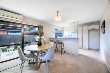 Photo of property in 4/39 Swanson Road, Henderson, Auckland, 0610