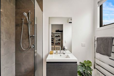 Photo of property in 5 Glenelg Lane, Jacks Point, 9371