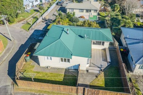 Photo of property in 15 York Crescent, Westown, New Plymouth, 4310