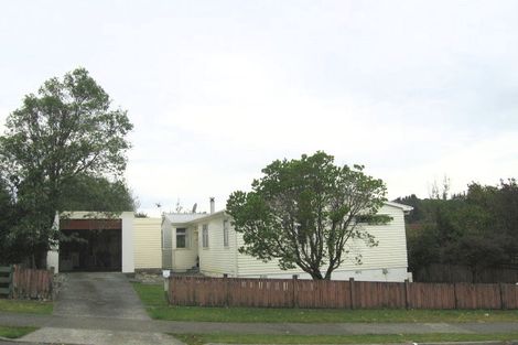 Photo of property in 6 Aniseed Grove, Timberlea, Upper Hutt, 5018