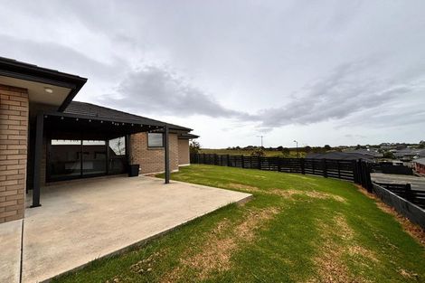 Photo of property in 23 Rowles Road, Pukekohe, 2120