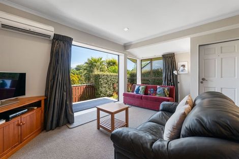 Photo of property in 3 Ruskin Place, Westown, New Plymouth, 4310