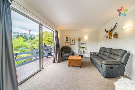 Photo of property in 23 Rintoul Grove, Stokes Valley, Lower Hutt, 5019