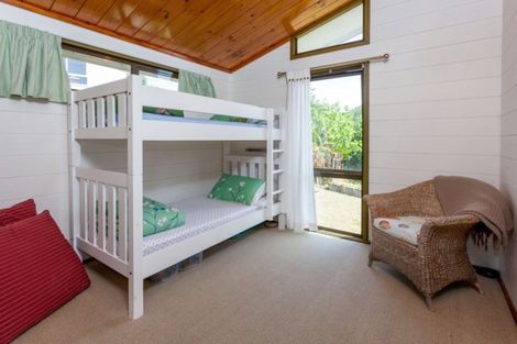 Photo of property in 18 Fishermans Bend, Whiritoa, Whangamata, 3691