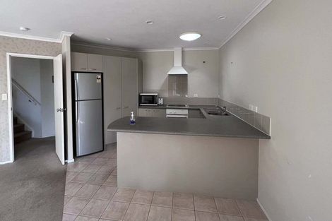 Photo of property in 5 Sunvista Avenue, Oteha, Auckland, 0632